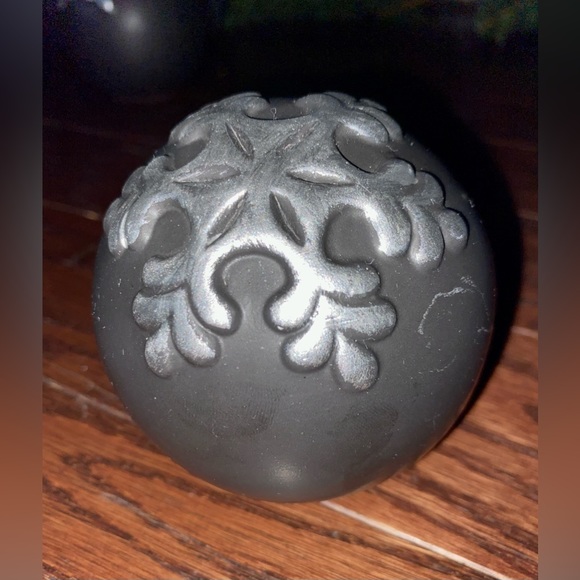 Set of 5 Ceramic Orbs Christmas Decor Balls - Picture 9 of 13